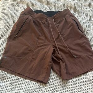 Brown Lulu 7in seam shorts